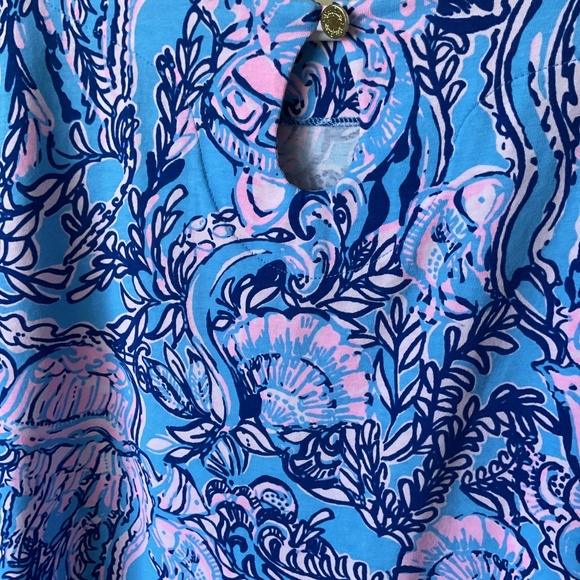 Lilly Pulitzer Waverly Top Size S “ Lapis Lazili Horseshoe Bat” print - Picture 8 of 8